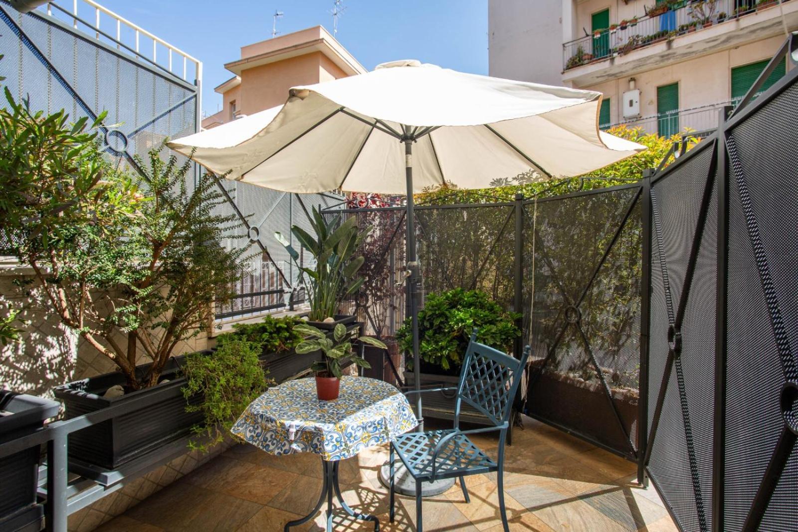 Little Rock Guest House Gaeta Exteriör bild